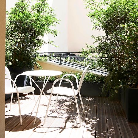 Perpetual Elysee Montaigne Paris Exterior photo