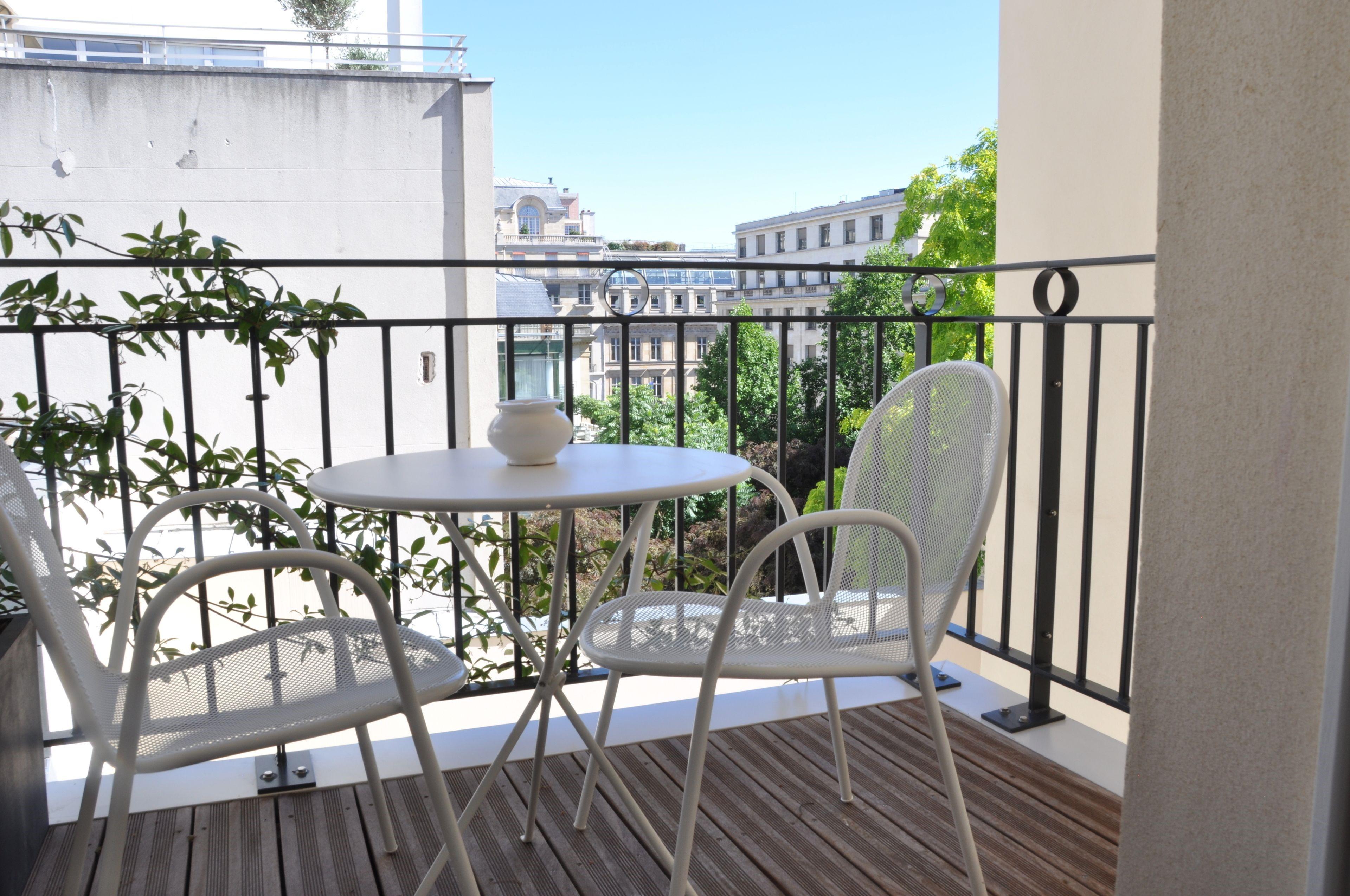Perpetual Elysee Montaigne Paris Exterior photo