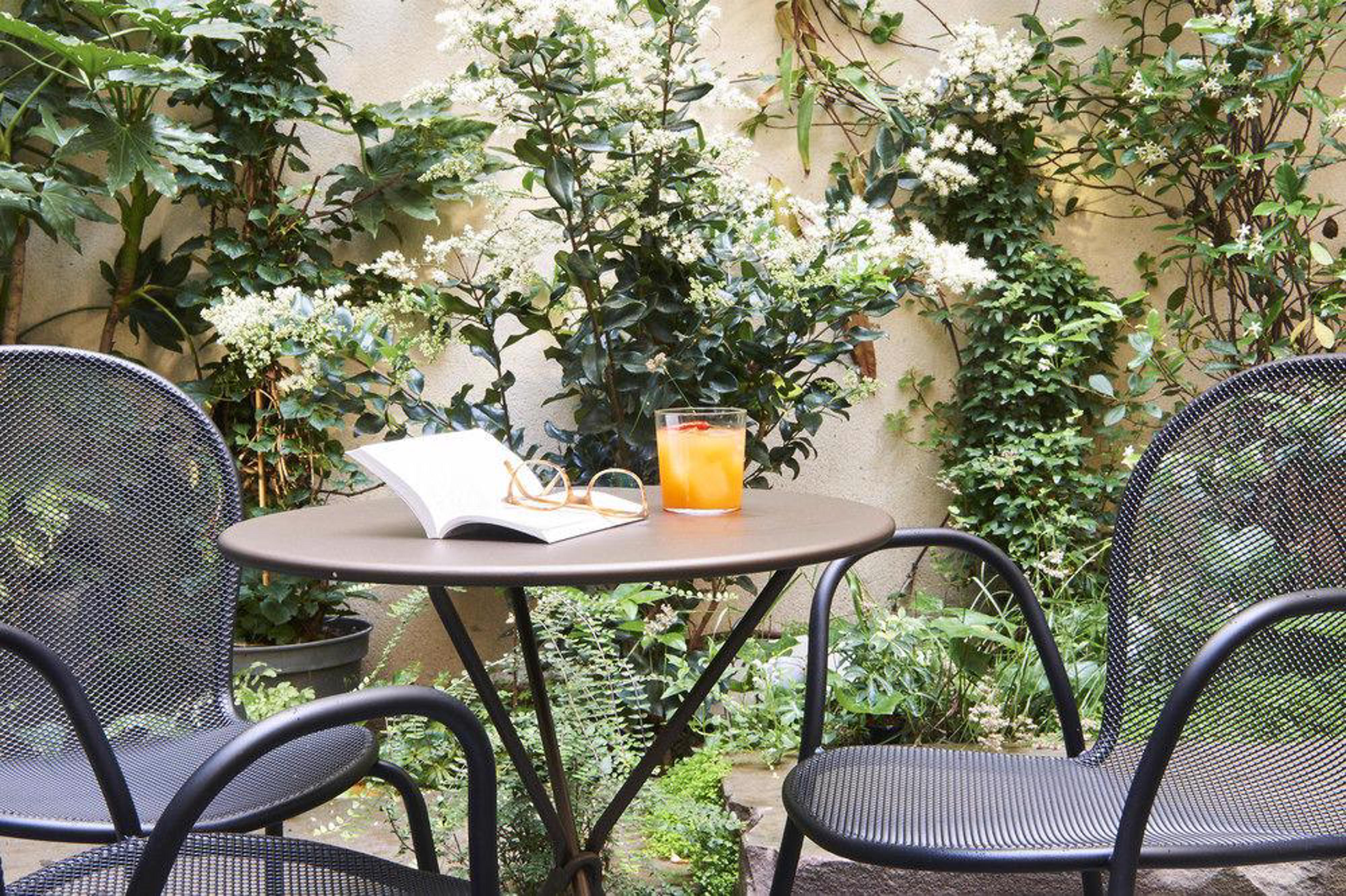 Perpetual Elysee Montaigne Paris Exterior photo