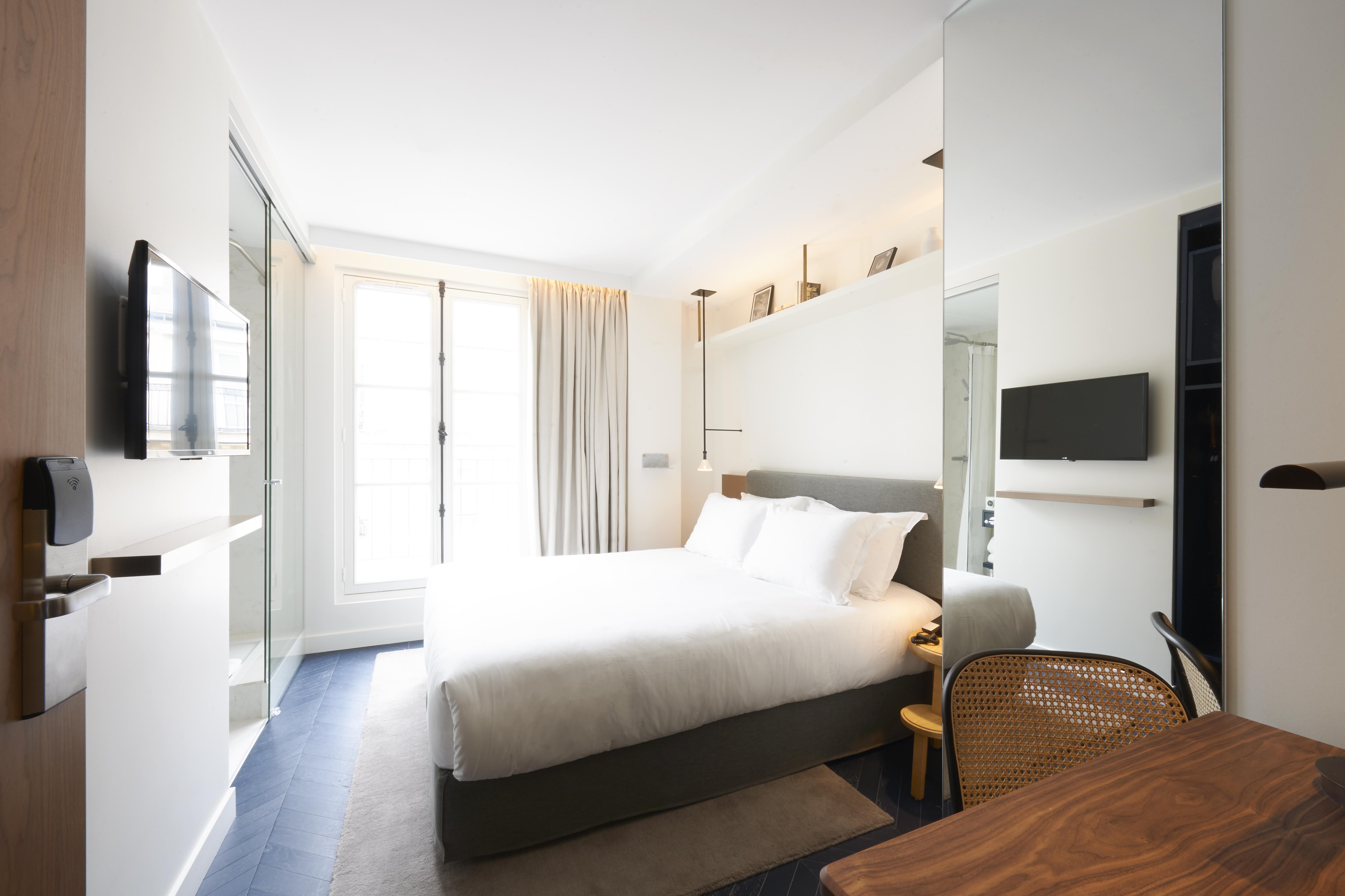 Perpetual Elysee Montaigne Paris Exterior photo
