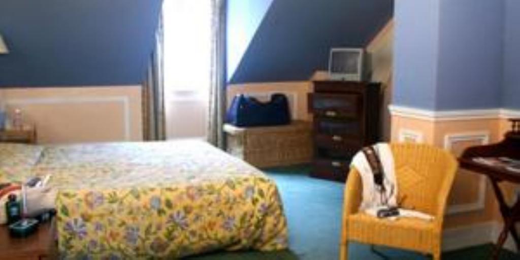 Perpetual Elysee Montaigne Paris Room photo