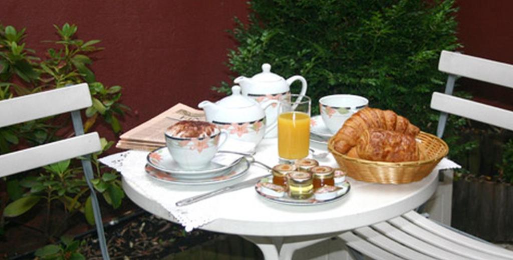 Perpetual Elysee Montaigne Paris Exterior photo